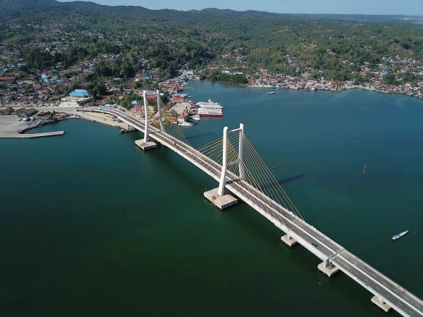 Jembatan Teluk Kendari