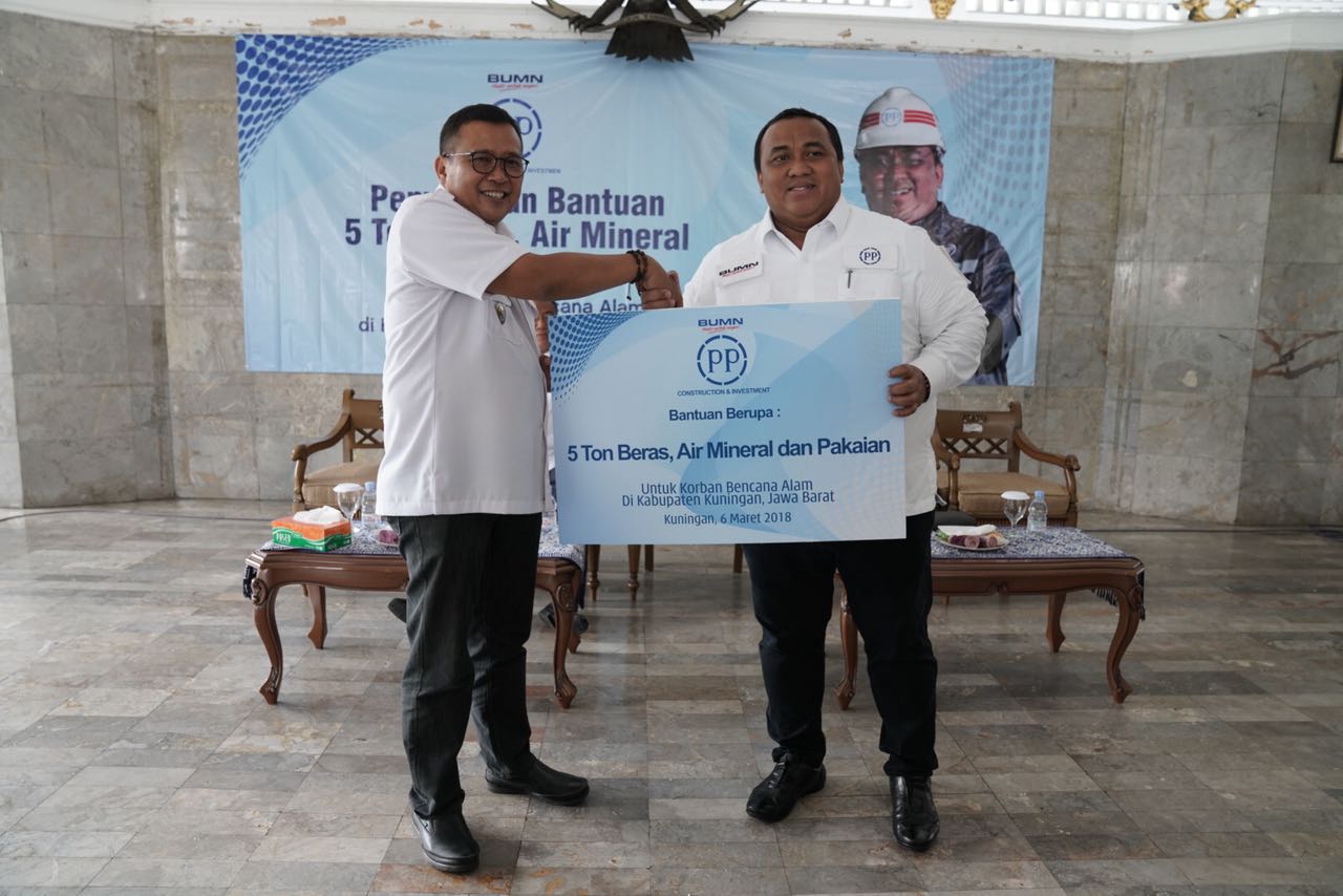 PTPP Provides Landslide Assistance in Kuningan
