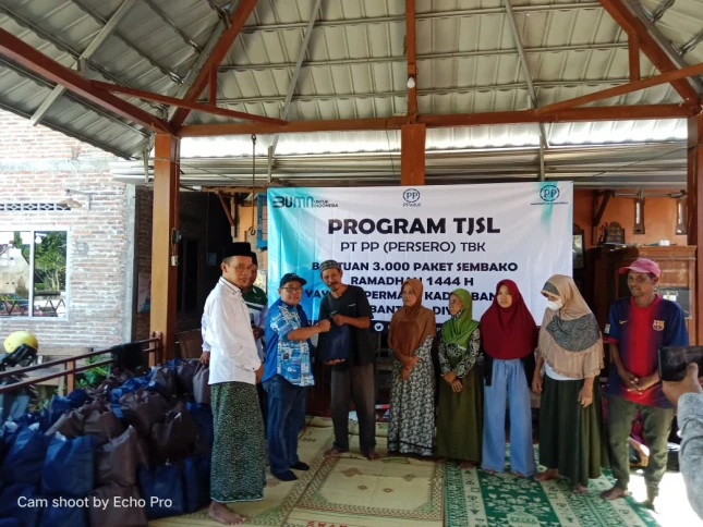 Food assistance from the Kader Permata Bangsa Foundation Bantul DIY
