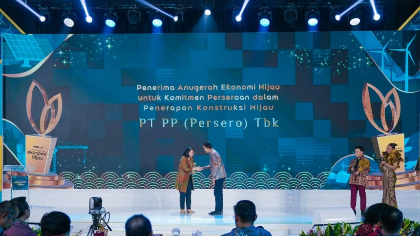 PTPP Meraih Tiga Penghargaan dalam Ajang Anugerah Ekonomi Hijau dan The 4th TJSL & CSR Award 2024