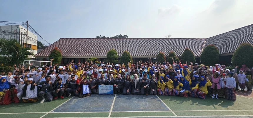 DISTRIBUTION OF SMART SUPPLIES TO SDN PEKAYON 10 PAGI AND SDN TENGAH O6 GEDONG IN THE COMMEMORATION OF NATIONAL EDUCATION DAY