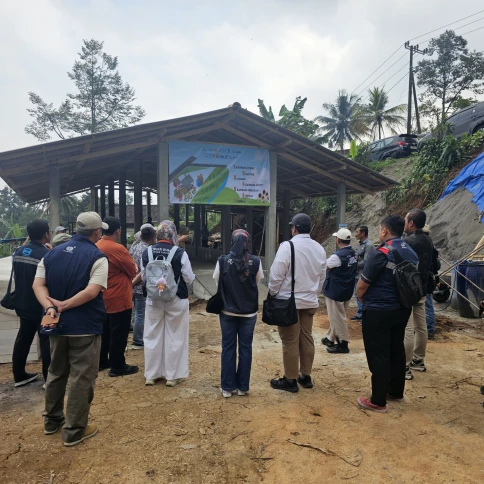 KOLABORASI BANTUAN SAPI PERAH KOMUNAL DI JOMBANG JAWA TIMUR