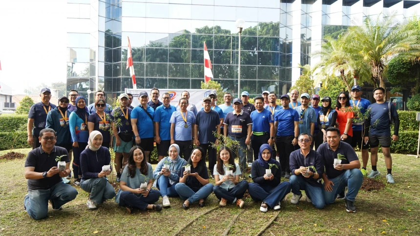PENANANAM POHON DILINGKUNGAN KANTOR PTPP DALAM RANGKA HUT PTPP KE 72