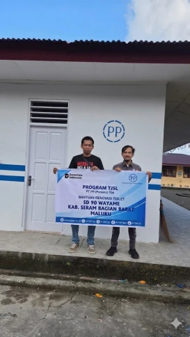 BANTUAN RENOVASI TOILET SDN 90 WAYAME AMBON Program TJSL PT PP (Persero) Tbk
