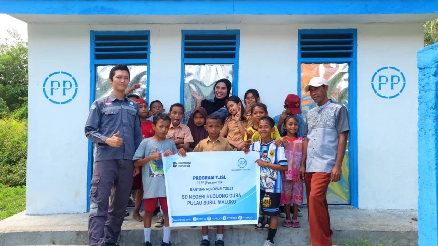 Bantuan Renovasi Toilet SDN 01 Lolongguba, Pulau Buru Maluku